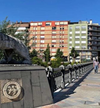 el puente de los leones