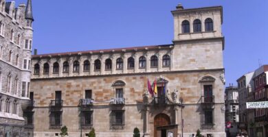 palacio de los Guzmanes