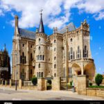 palacio de Gaudi interior