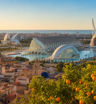 Vista panorámica de Valencia con la Ciudad de las Artes y las Ciencias